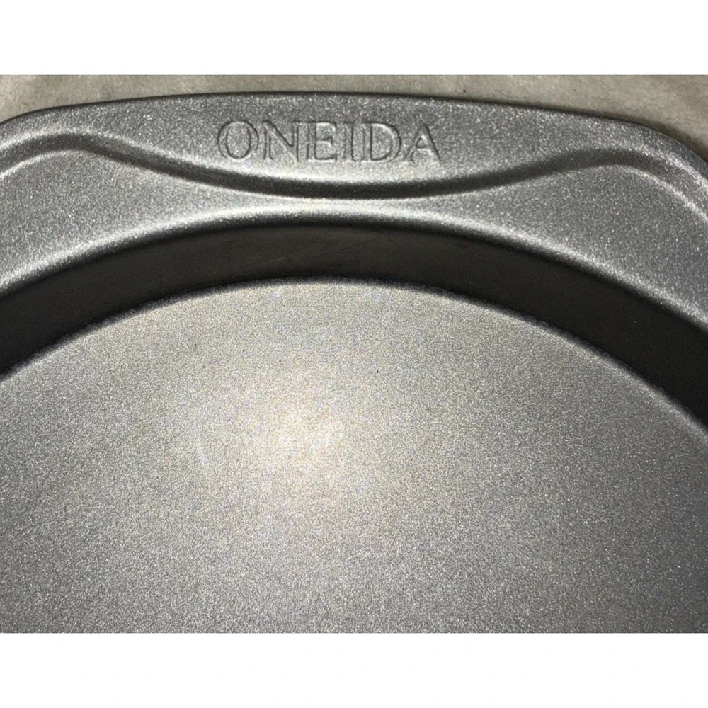 Oneida Cake Pan Round 9x1.5